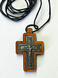 Крест нательный деревянный с металлической вставкой - фото